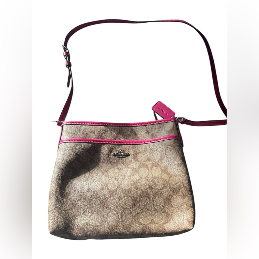 NWOT Coach Signature Crossbody Bag